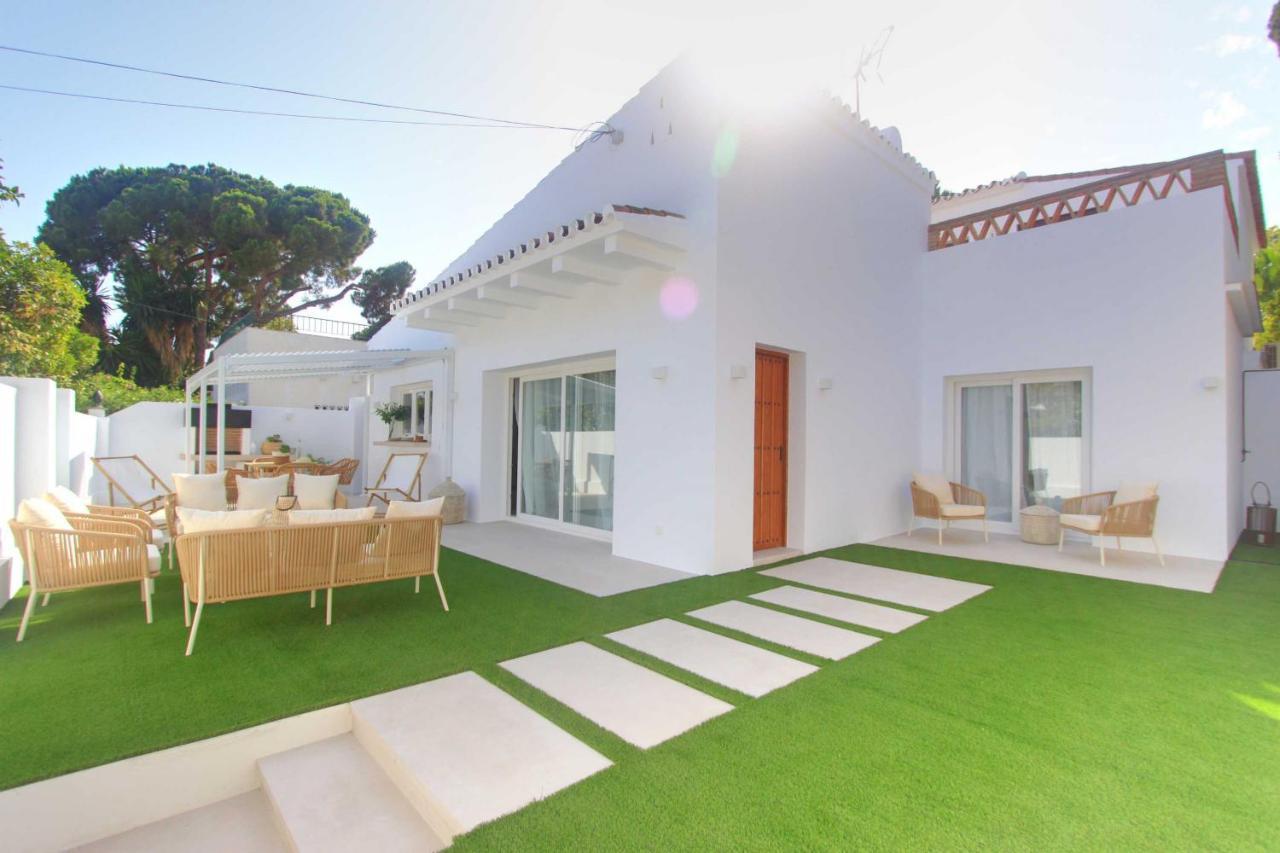 1182 Town Modern House Center *